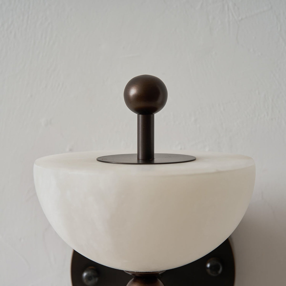 Caluaine Wall Lamp